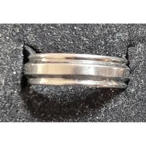 Stainless Steel Mens Ring Size 10 Wedding Band Raised Middle Minimalist 6.4 MM